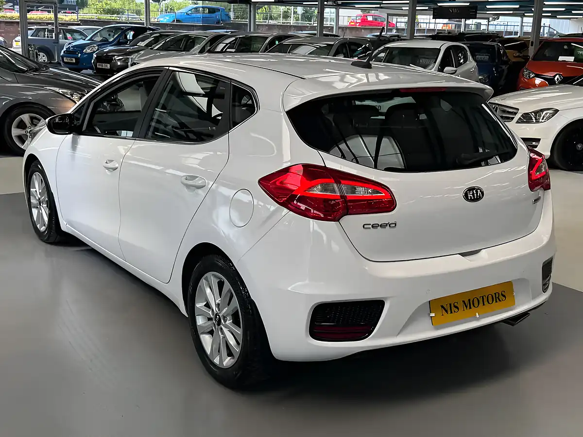 Used 2016 Kia Ceed 2 White - Interior and Exterior details 10