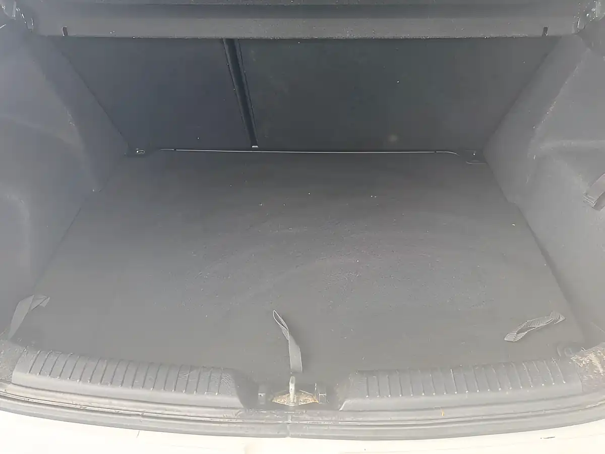 Used 2016 Kia Ceed 2 White - Interior and Exterior details 19