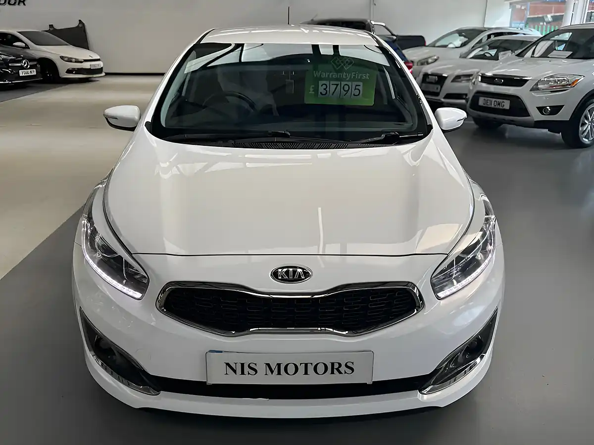 Used 2016 Kia Ceed 2 White - Interior and Exterior details 6