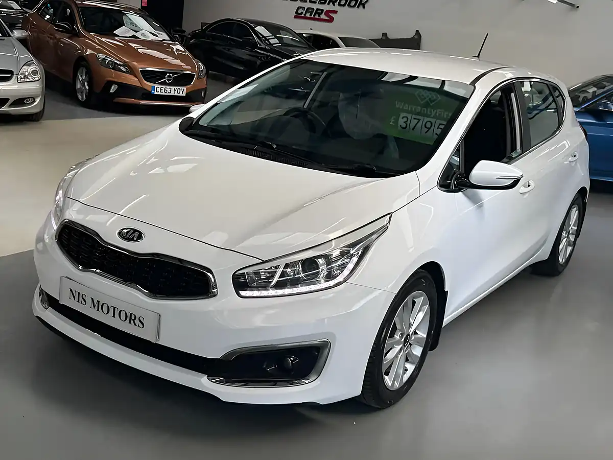 Used 2016 Kia Ceed 2 White - Interior and Exterior details 9