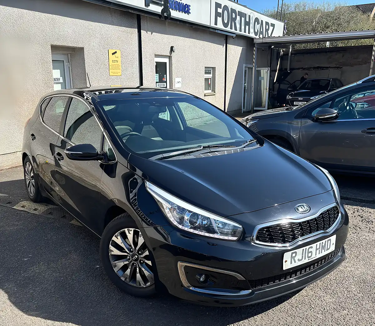 Used 2016 Kia Ceed 3 Black - Front View