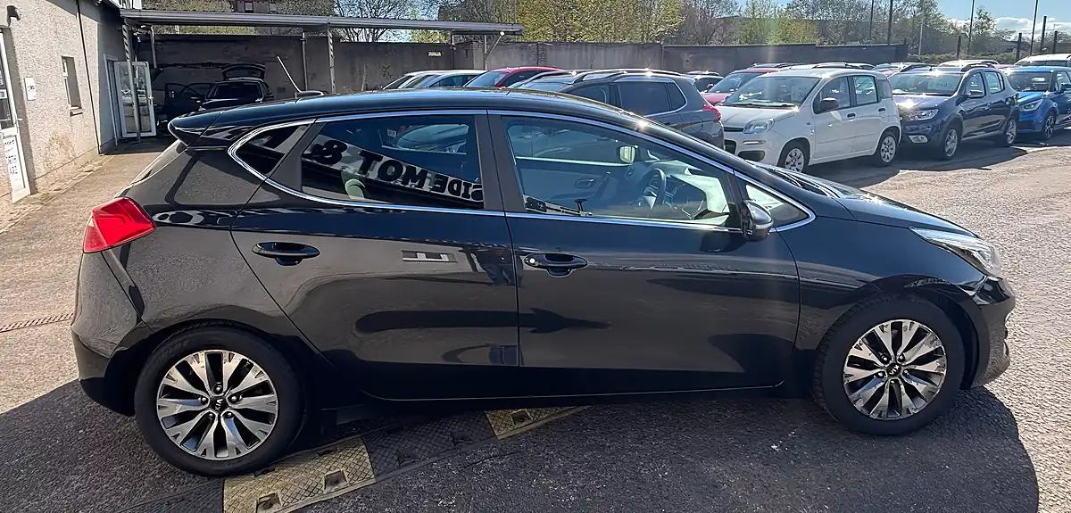 Used 2016 Kia Ceed 3 Black - Interior and Exterior details 11