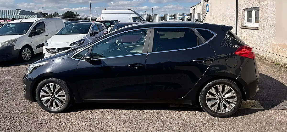 Used 2016 Kia Ceed 3 Black - Interior and Exterior details 3