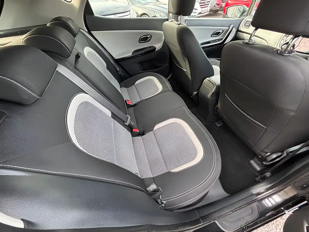 Used 2016 Kia Ceed 3 Black - Interior and Exterior details 6