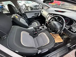 Used 2016 Kia Ceed 3 Black - Interior and Exterior details 7
