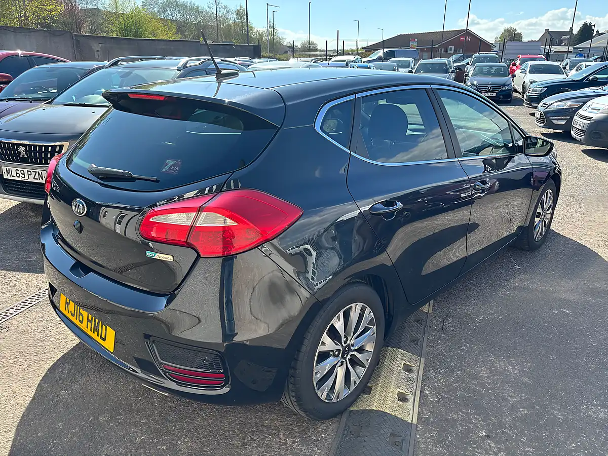 Used 2016 Kia Ceed 3 Black - Interior and Exterior details 8
