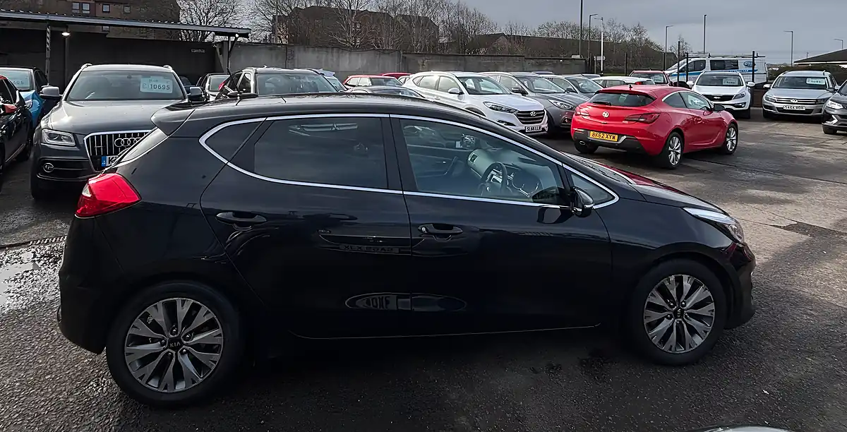 Used 2016 Kia Ceed 3 Black - Interior and Exterior details 9
