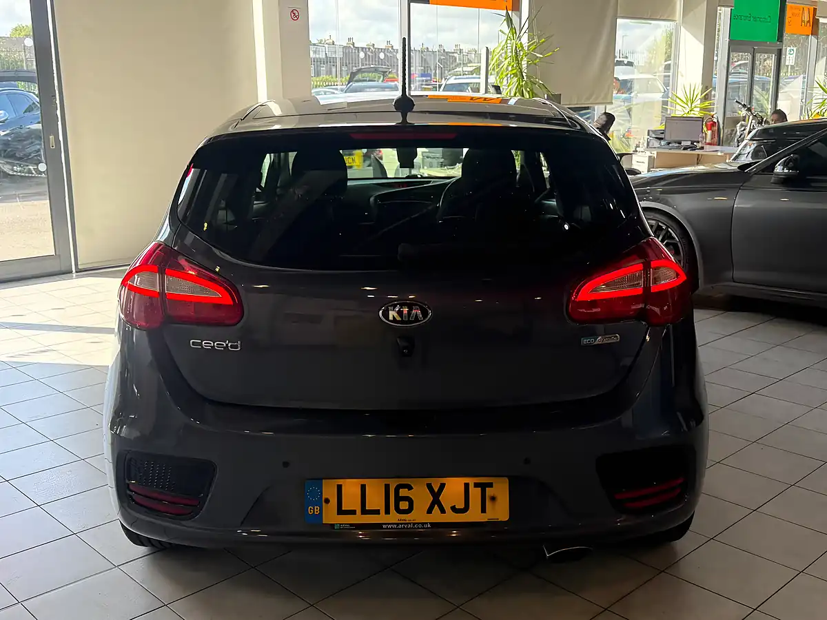 Used 2016 Kia Ceed 3 Blue - Interior and Exterior details 10