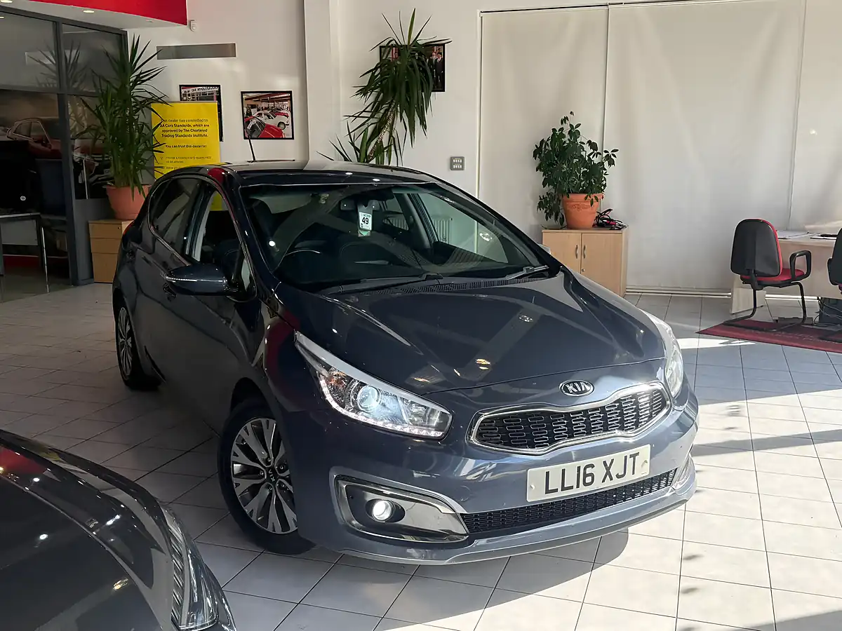 Used 2016 Kia Ceed 3 Blue - Interior and Exterior details 3