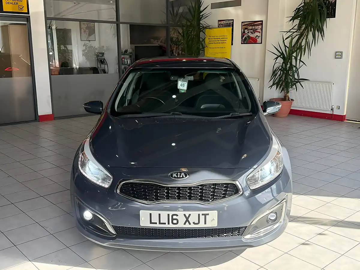 Used 2016 Kia Ceed 3 Blue - Interior and Exterior details 4