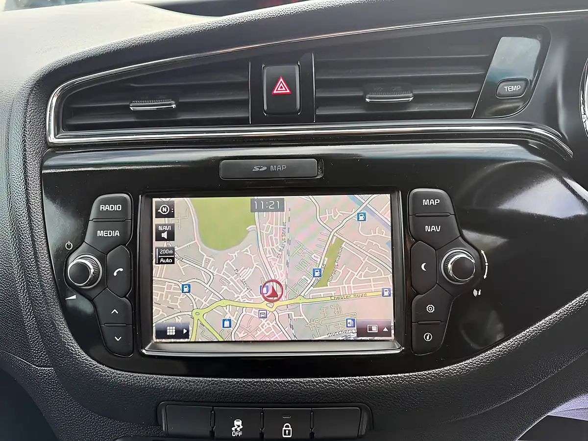 Used 2016 Kia Ceed 3 Silver - Interior and Exterior details 13