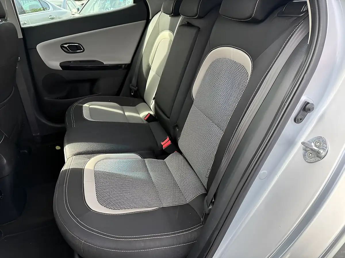 Used 2016 Kia Ceed 3 Silver - Interior and Exterior details 18