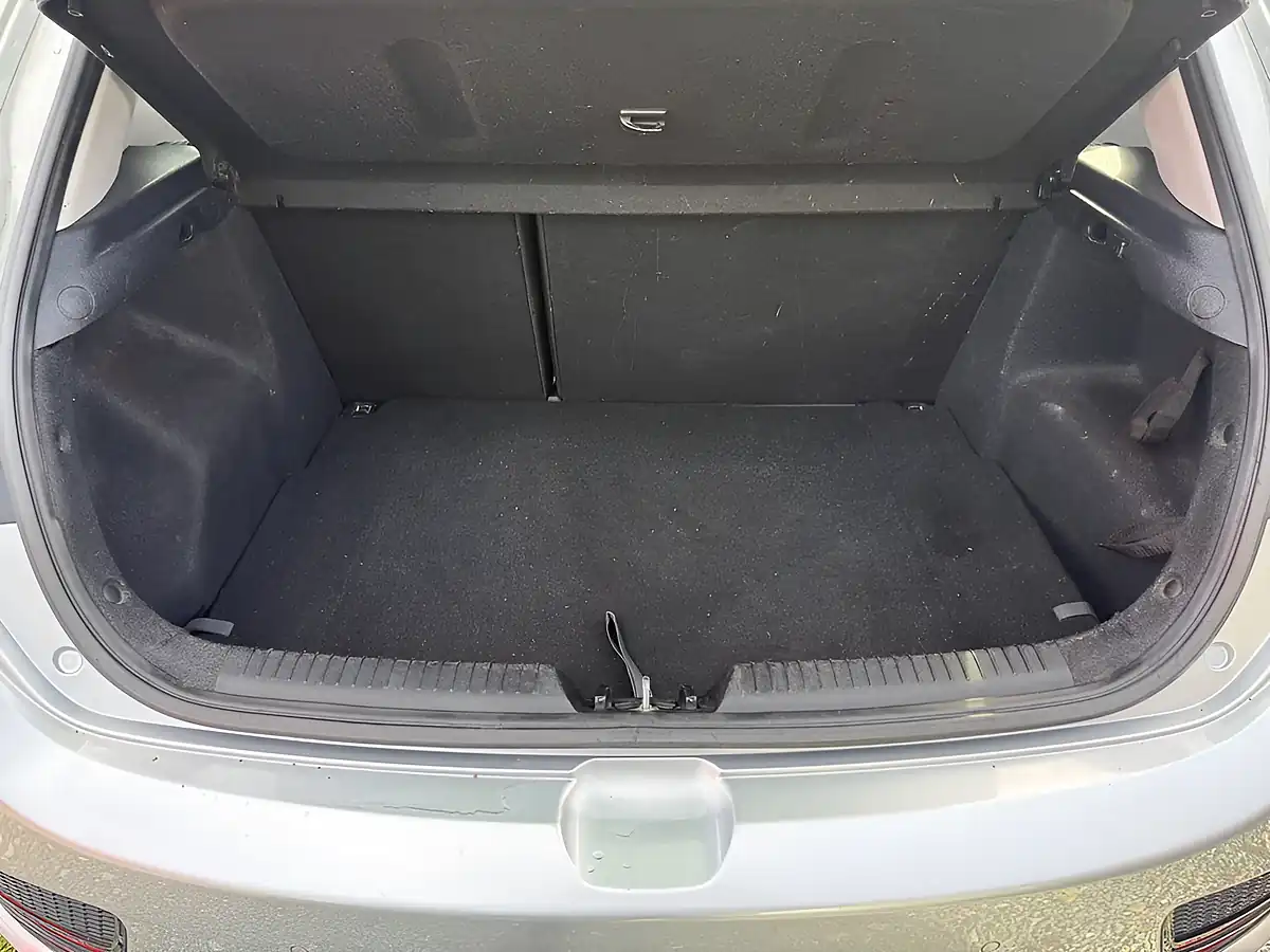 Used 2016 Kia Ceed 3 Silver - Interior and Exterior details 19