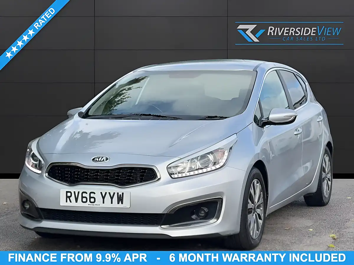 Used 2016 Kia Ceed 3 Silver - Interior and Exterior details 2