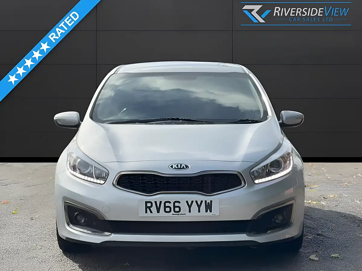Used 2016 Kia Ceed 3 Silver - Interior and Exterior details 3