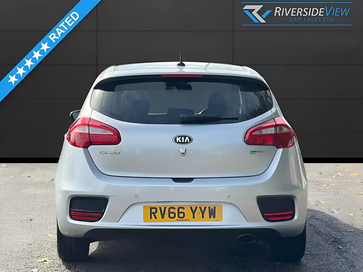 Used 2016 Kia Ceed 3 Silver - Interior and Exterior details 5