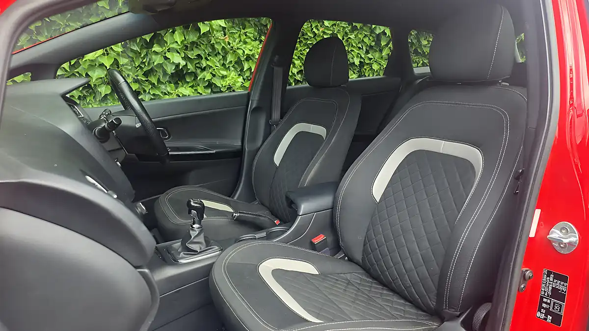 Used 2016 Kia Ceed GT-Line Puerto Red - Interior and Exterior details 14