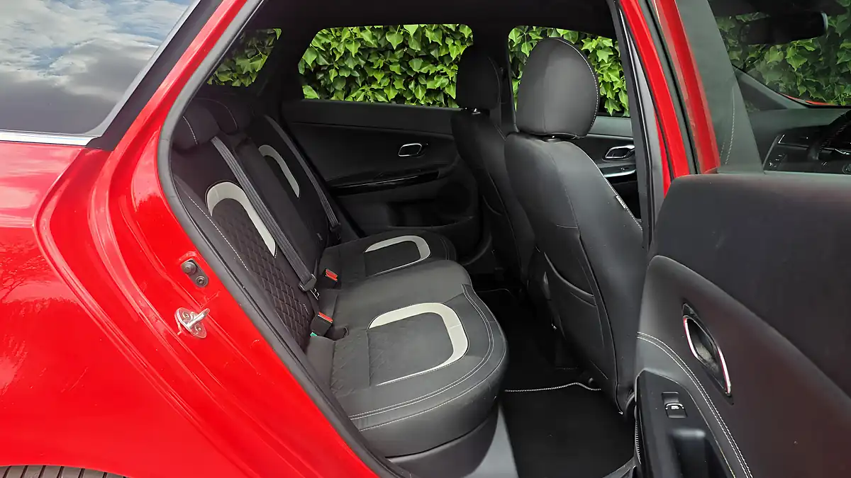 Used 2016 Kia Ceed GT-Line Puerto Red - Interior and Exterior details 15