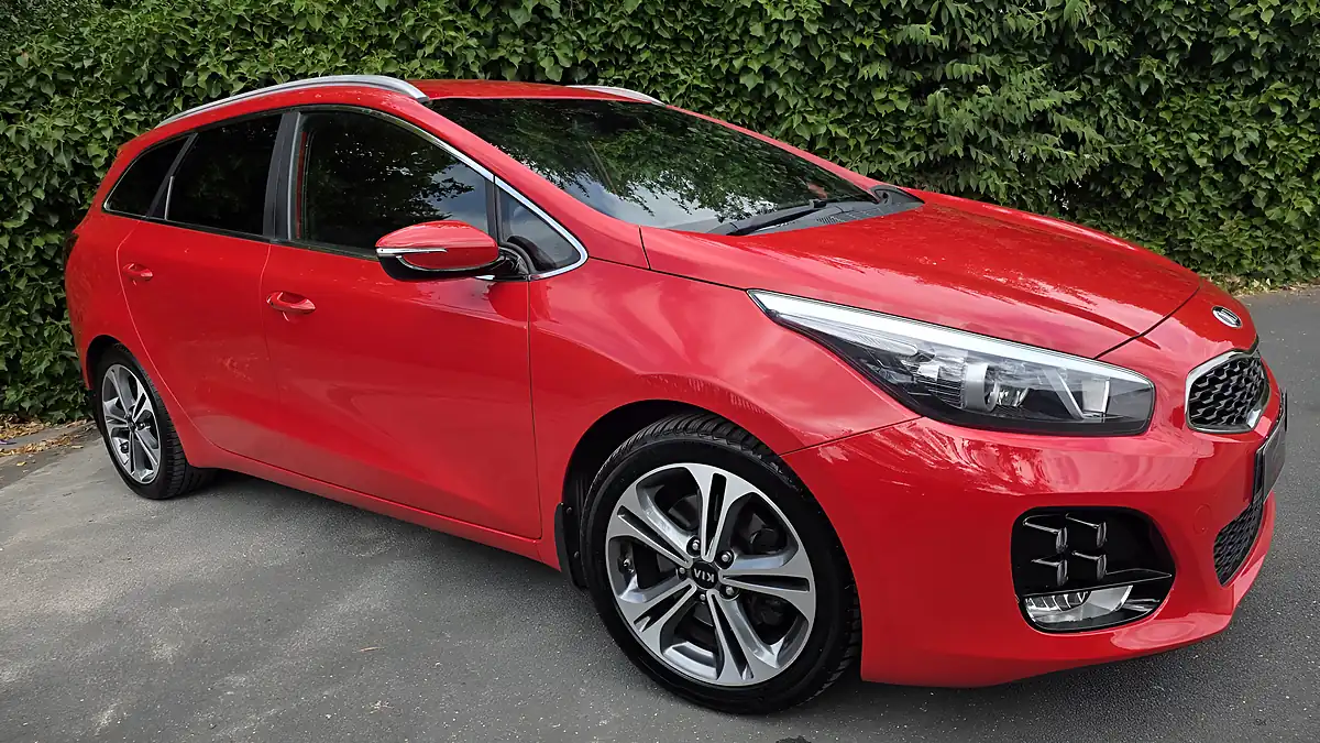 Used 2016 Kia Ceed GT-Line Puerto Red - Interior and Exterior details 7