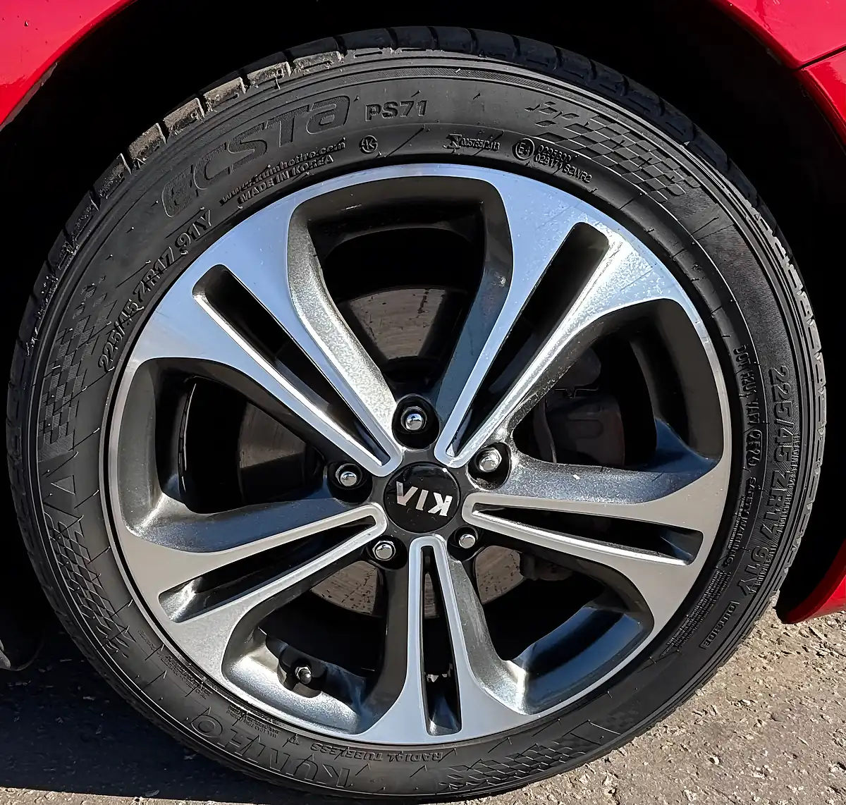 Used 2016 Kia Ceed GT-Line Red - Interior and Exterior details 19
