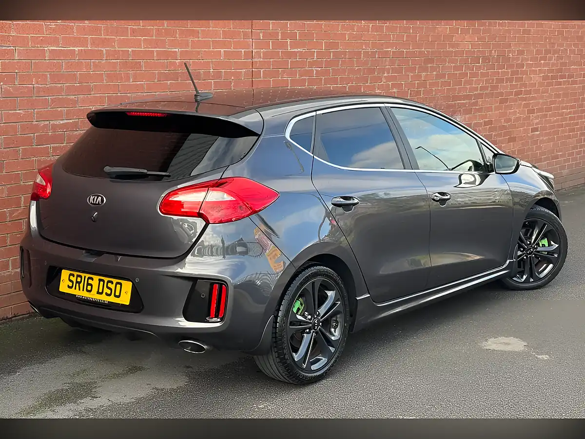 Used 2016 Kia Ceed GT-Line Silver - Interior and Exterior details 4