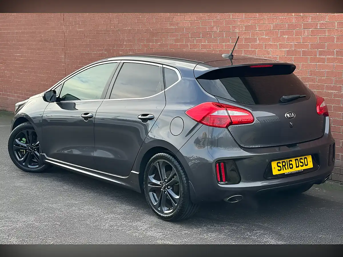 Used 2016 Kia Ceed GT-Line Silver - Interior and Exterior details 8