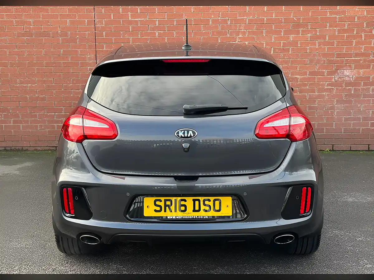 Used 2016 Kia Ceed GT-Line Silver - Interior and Exterior details 9