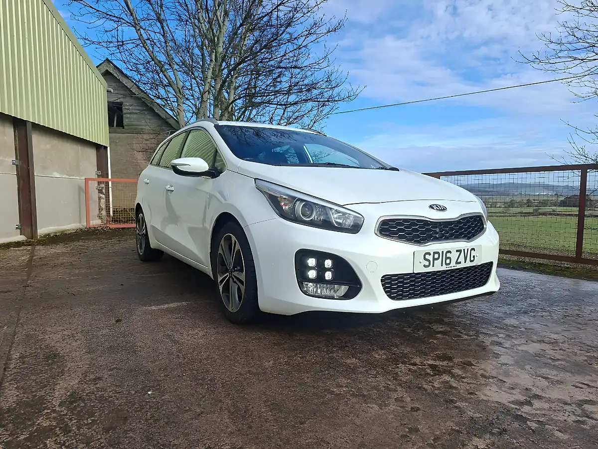Used 2016 Kia Ceed GT-Line Sportswagon White - Interior and Exterior details 2