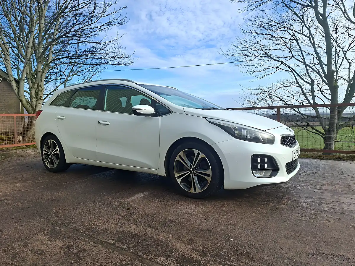 Used 2016 Kia Ceed GT-Line Sportswagon White - Interior and Exterior details 3