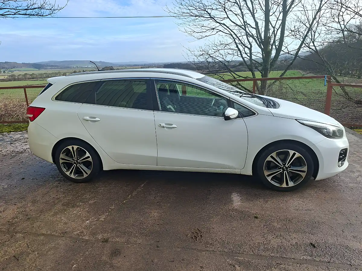 Used 2016 Kia Ceed GT-Line Sportswagon White - Interior and Exterior details 4