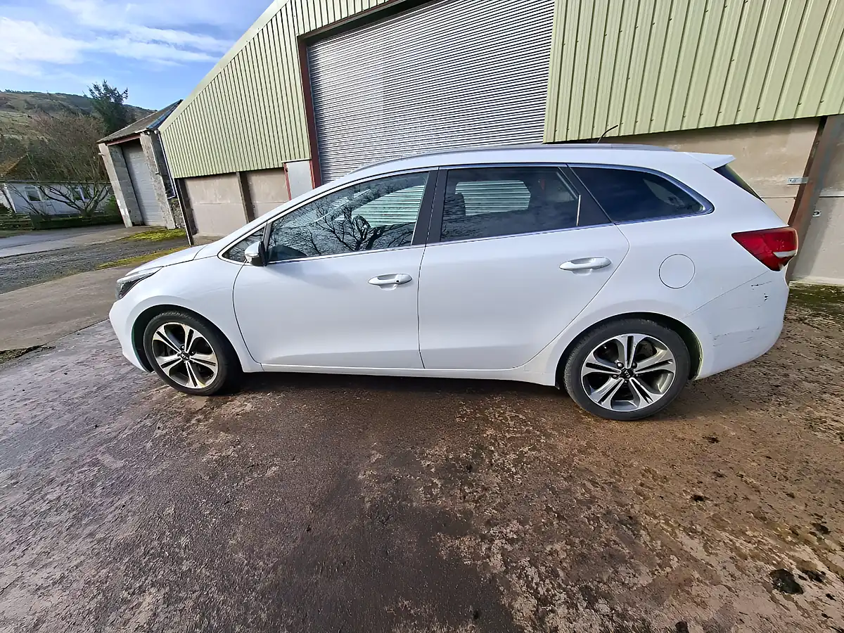 Used 2016 Kia Ceed GT-Line Sportswagon White - Interior and Exterior details 8
