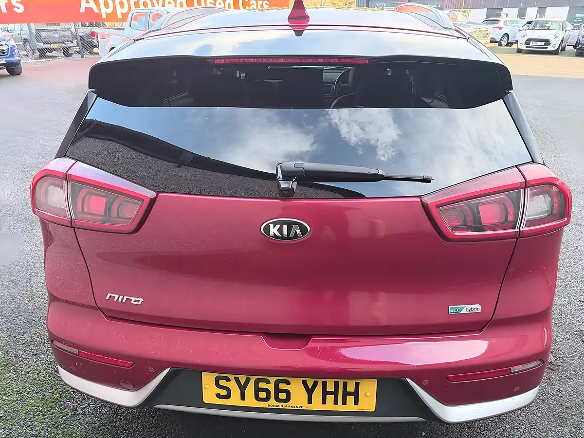 Used 2016 Kia Niro 3 Red - Interior and Exterior details 12