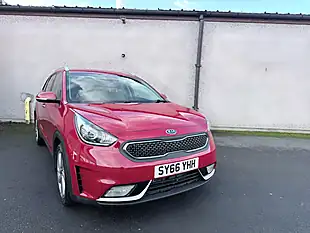 Used 2016 Kia Niro 3 Red - Interior and Exterior details 2