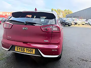 Used 2016 Kia Niro 3 Red - Interior and Exterior details 9