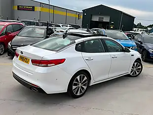 Used 2016 Kia Optima 4 White - Interior and Exterior details 10