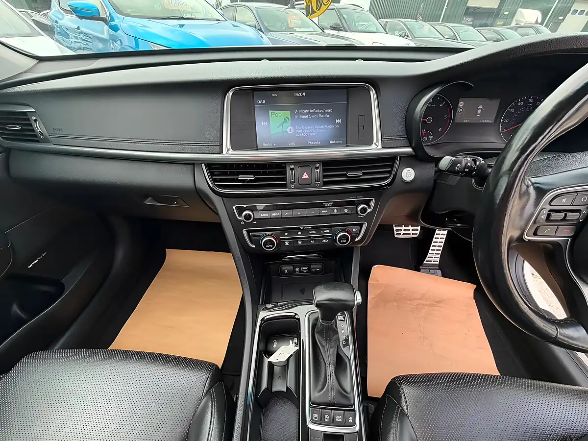 Used 2016 Kia Optima 4 White - Interior and Exterior details 12