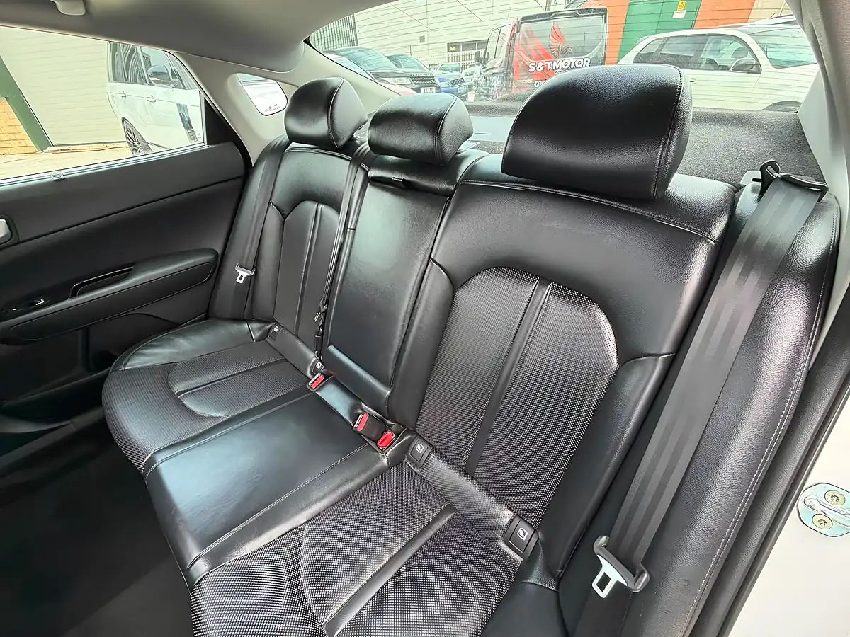 Used 2016 Kia Optima 4 White - Interior and Exterior details 17