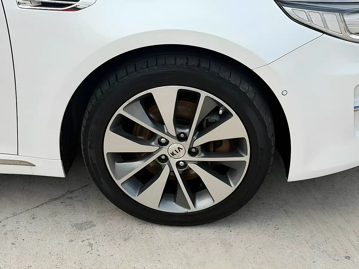 Used 2016 Kia Optima 4 White - Interior and Exterior details 18