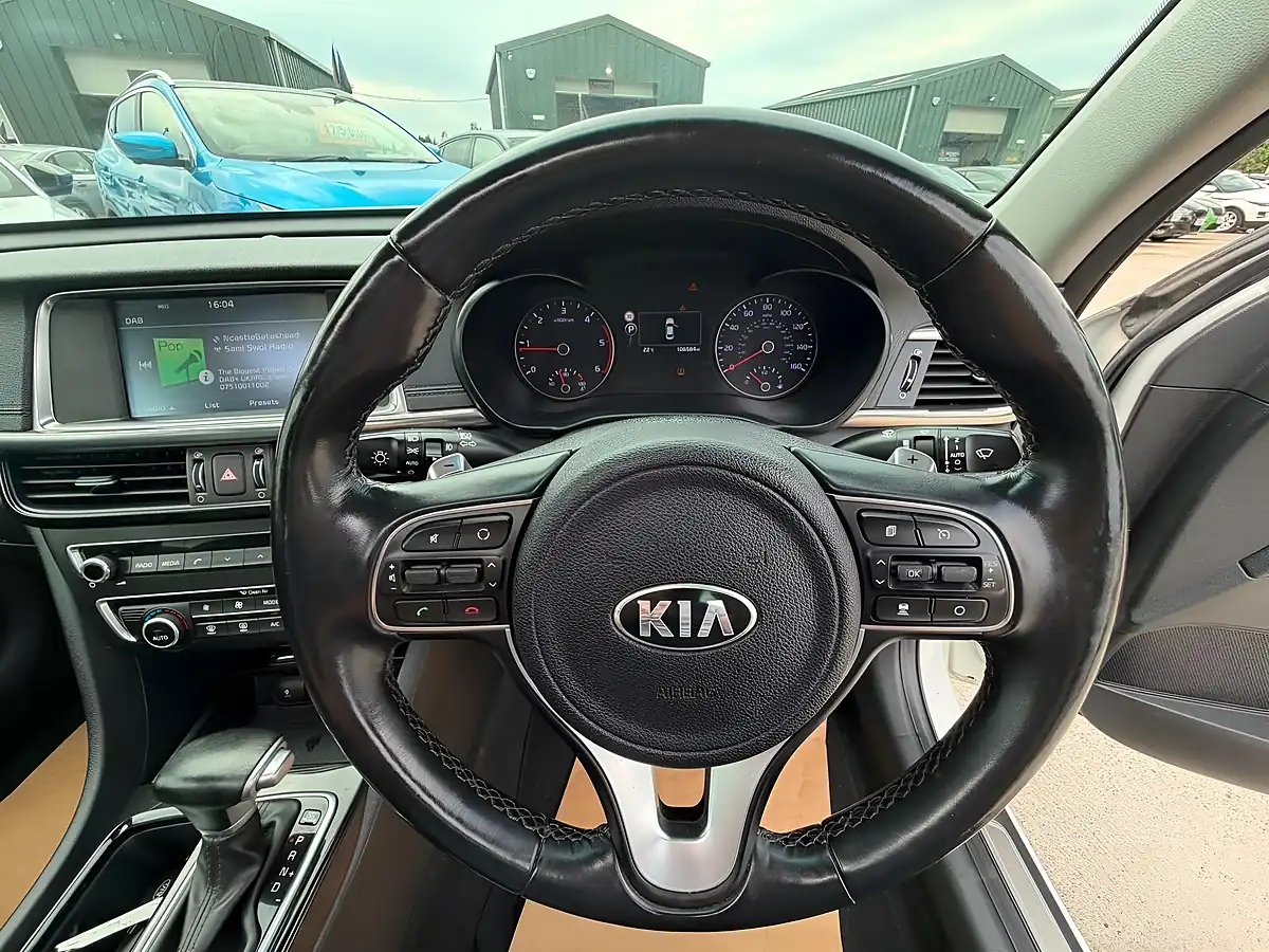 Used 2016 Kia Optima 4 White - Interior and Exterior details 19