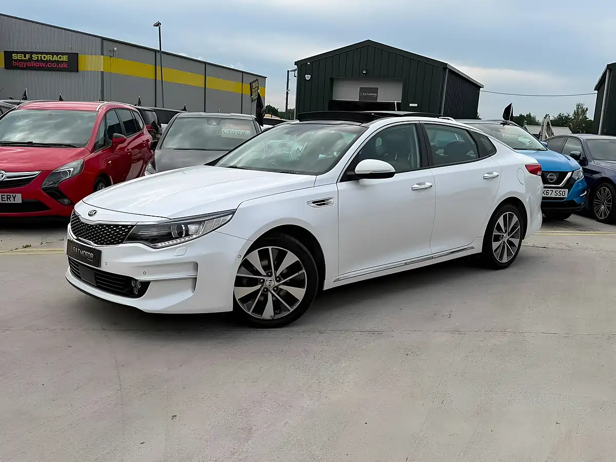 Used 2016 Kia Optima 4 White - Interior and Exterior details 3