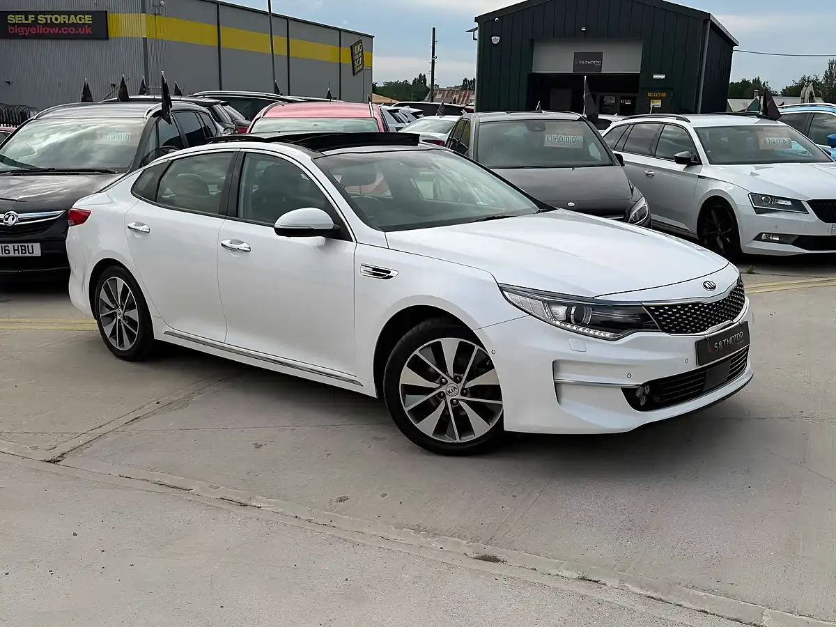 Used 2016 Kia Optima 4 White - Interior and Exterior details 5