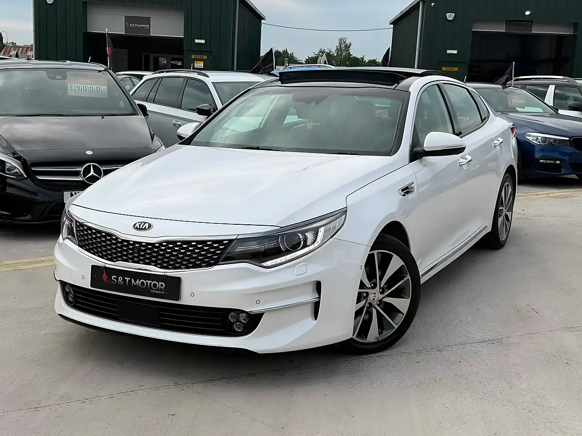 Used 2016 Kia Optima 4 White - Interior and Exterior details 6