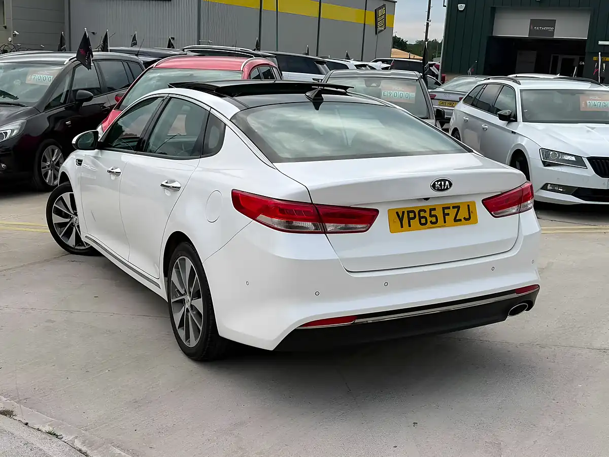 Used 2016 Kia Optima 4 White - Interior and Exterior details 7
