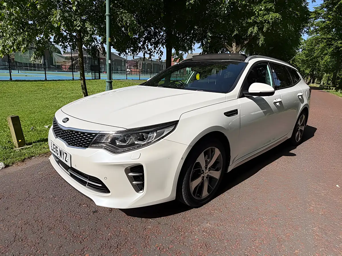 Used 2016 Kia Optima GT-Line S Sportswagon White - Interior and Exterior details 10