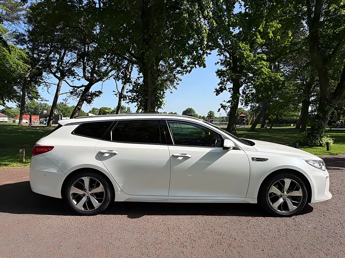 Used 2016 Kia Optima GT-Line S Sportswagon White - Interior and Exterior details 3