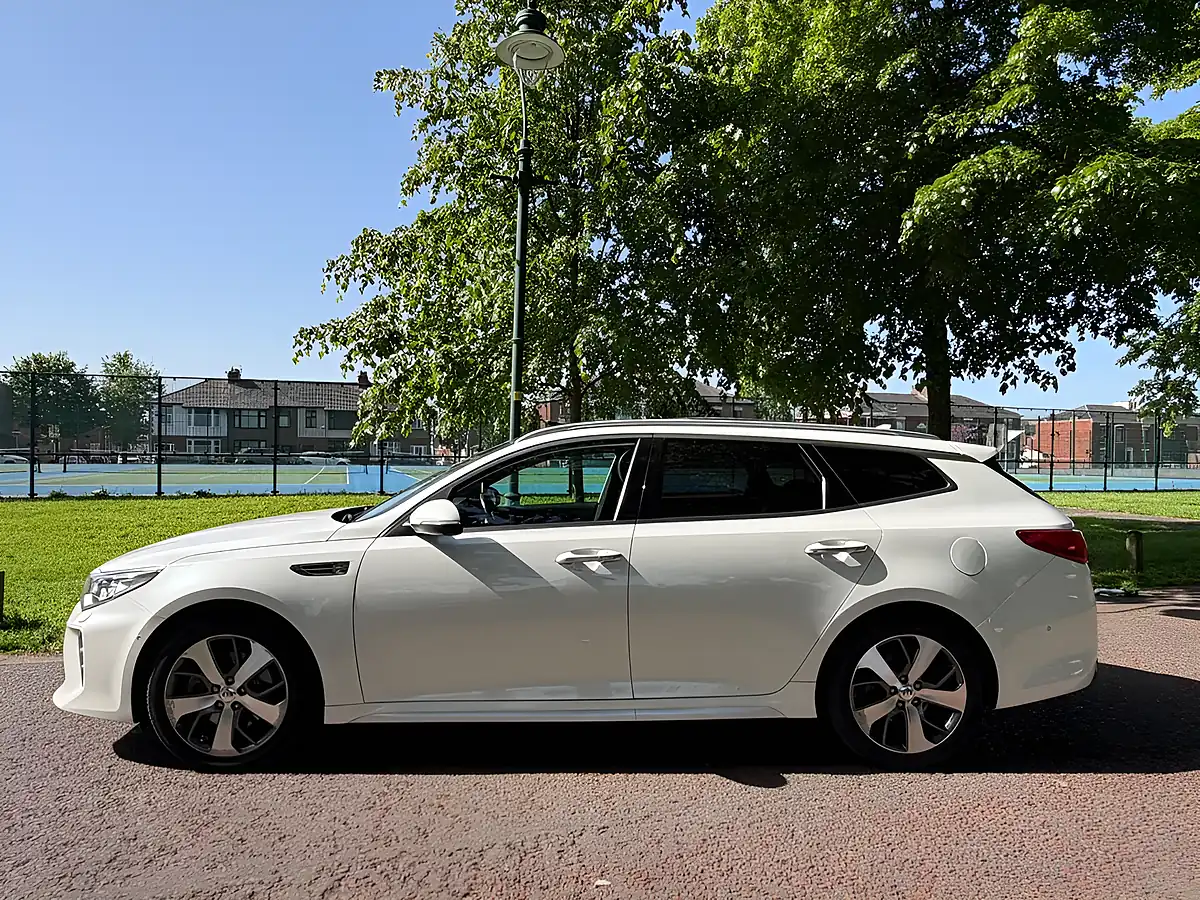 Used 2016 Kia Optima GT-Line S Sportswagon White - Interior and Exterior details 6