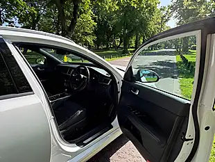 Used 2016 Kia Optima GT-Line S Sportswagon White - Interior and Exterior details 8