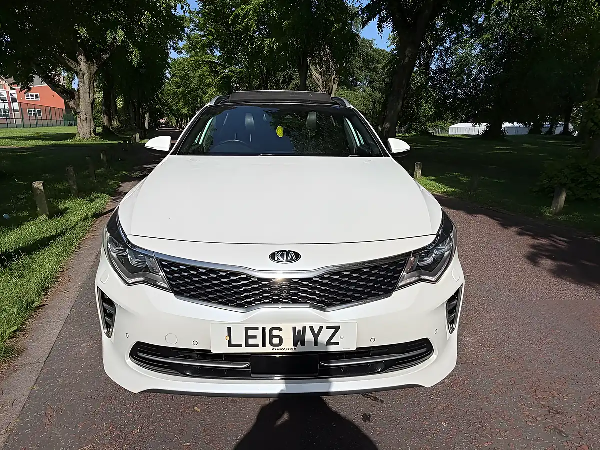 Used 2016 Kia Optima GT-Line S Sportswagon White - Interior and Exterior details 9