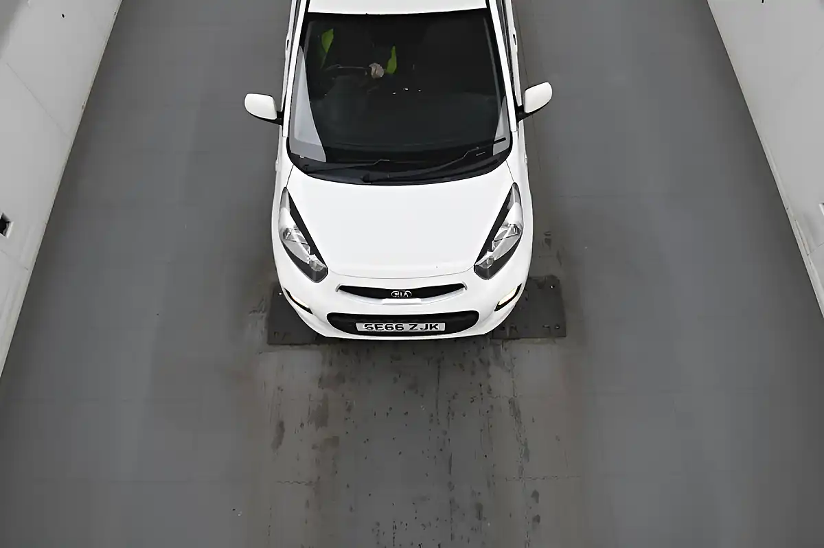 Used 2016 Kia Picanto 1 Air White - Interior and Exterior details 5