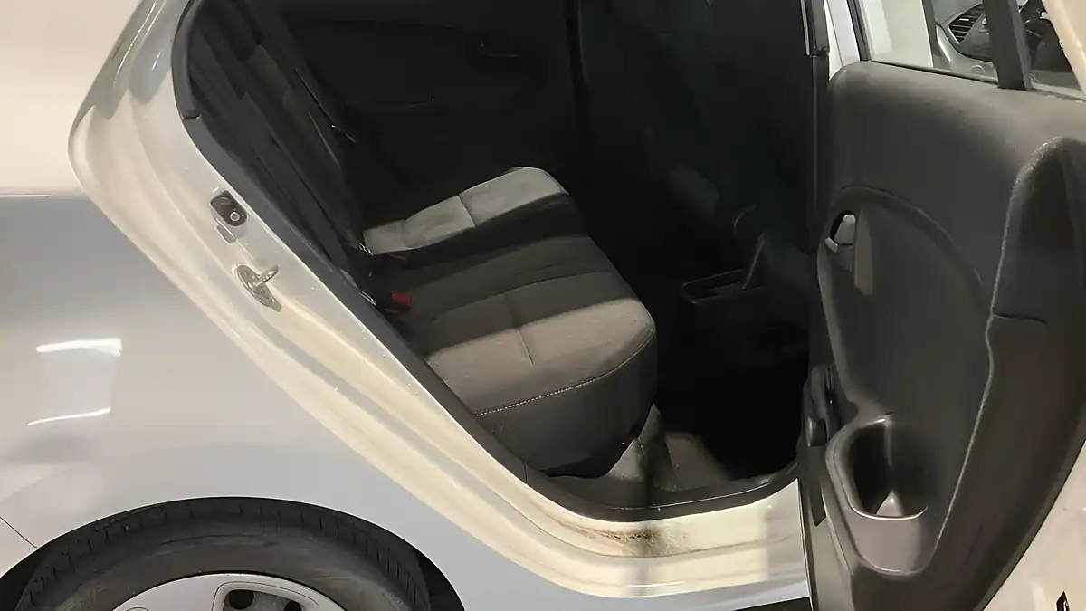 Used 2016 Kia Picanto 1 Air White - Interior and Exterior details 10
